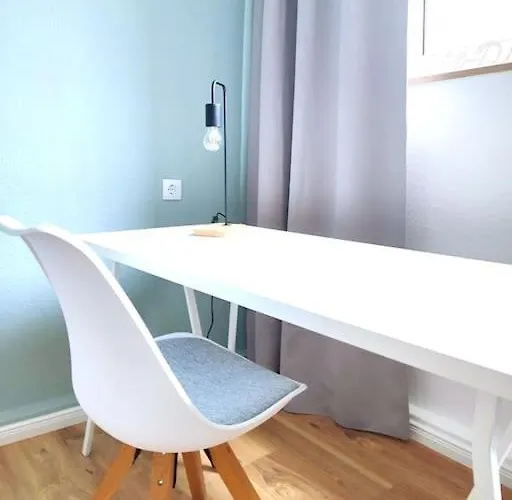 'bright 5' Wlan, 52 Qm Wohnung, Kueche, Innenstadt Schoetmar, 50 M Bis Schlosspark Apartamento Bad Salzuflen